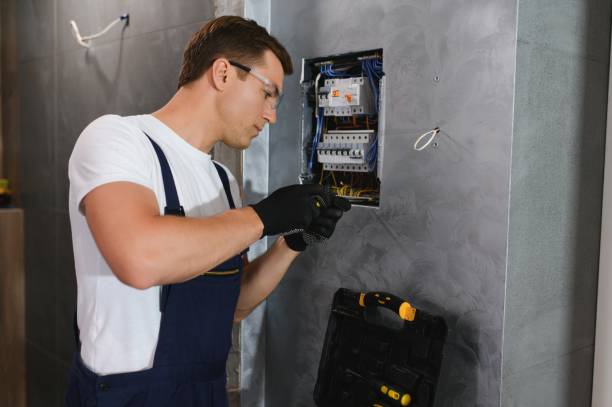 Best Licensed Electrician  in Greenwood, MS